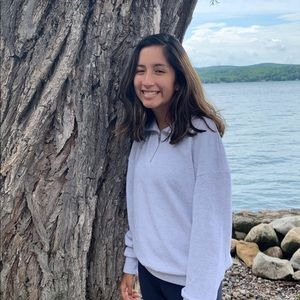 Meet your Posher, Julia